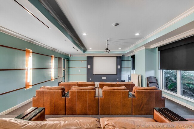 Building Photo - 700 E Boynton Beach Blvd