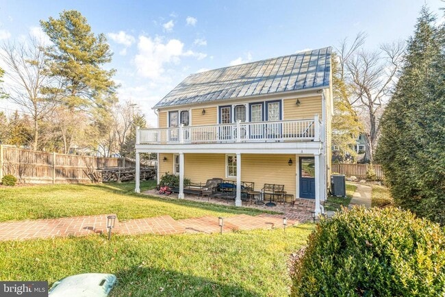 Building Photo - 7153 Main St