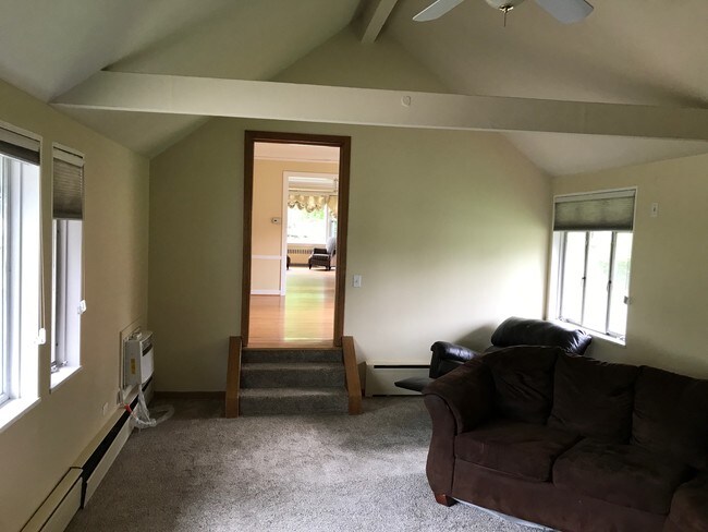Family Room (View b) - 1714 Greendale Ave