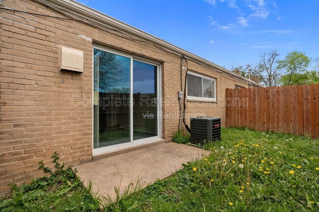 Building Photo - 2323 Woodson Rd