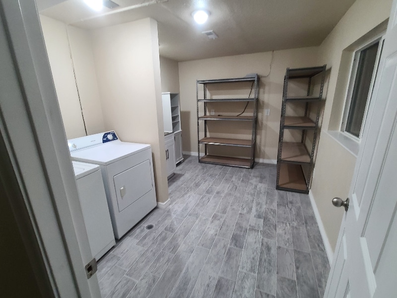 Building Photo - 287 E 600 N