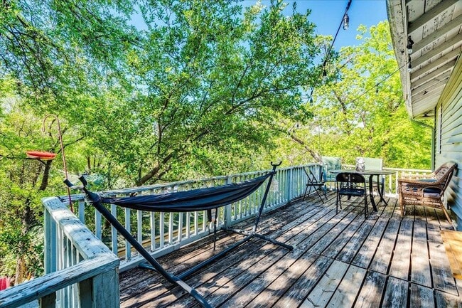 Building Photo - 1103 W 22nd St