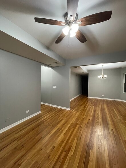 Building Photo - 1543 N Lorel Ave