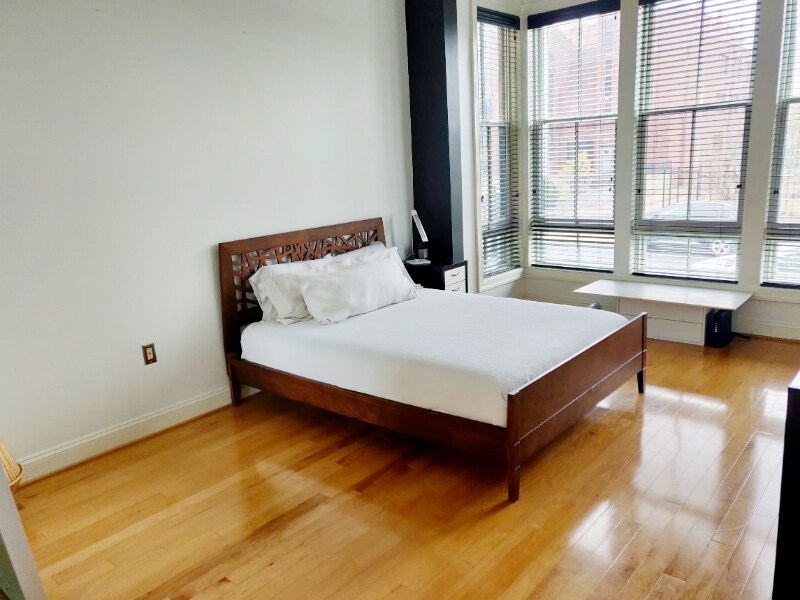 Building Photo - 1210 R St NW