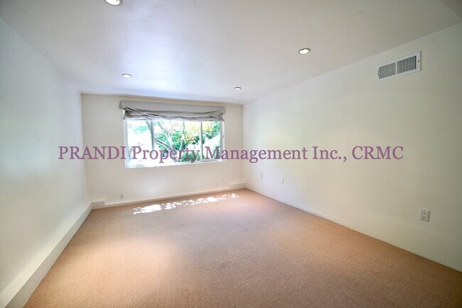 Building Photo - Stunning Seminary Gem, Modern Finishes & P...