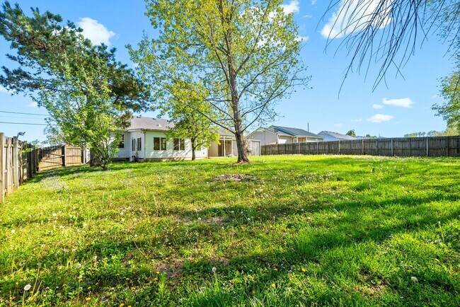 Building Photo - 239 Golden Pond Ave
