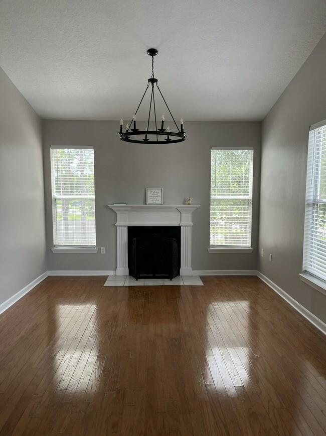 Primary Photo - 18036 Villa Creek Dr