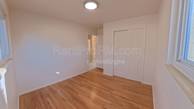 Building Photo - 1028 Skyline Dr