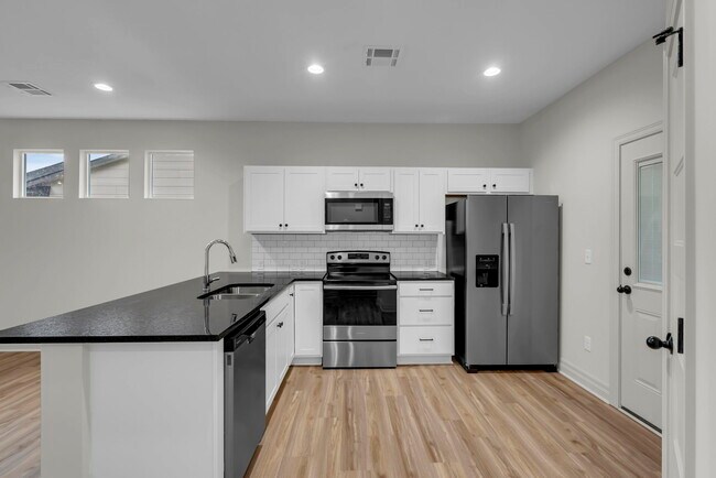 Building Photo - 1719 Jase Ct