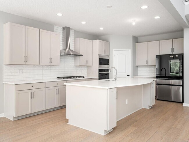 Building Photo - 37 Littondale Dr