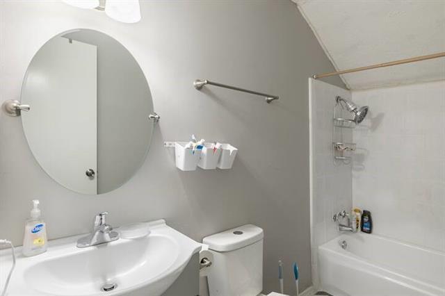 Building Photo - 2930 Lancer Ln