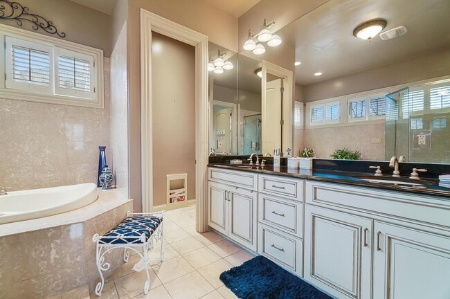 Building Photo - 6655 Traquair Pl