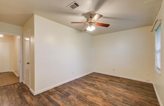 Building Photo - 6030 Willowbend Blvd