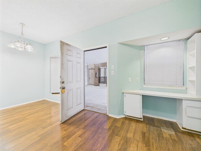 Building Photo - 3316 Guadalupe St