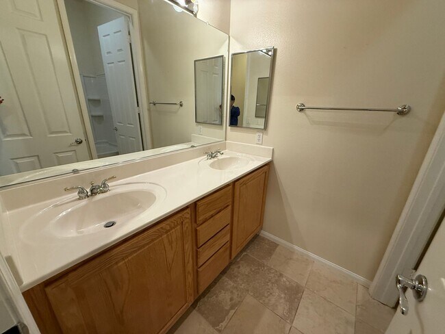 Building Photo - Apple Valley Estates- Gated Community- Beautiful 4 Bedrooms, 3 Bathrooms