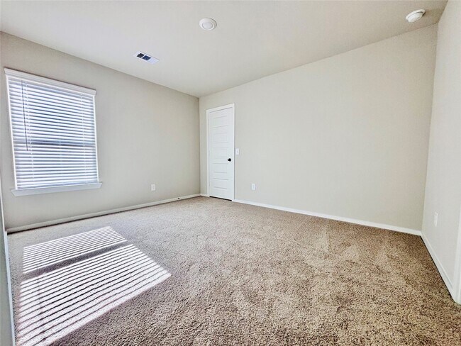 Building Photo - 17327 Roxboro Rdg Ln