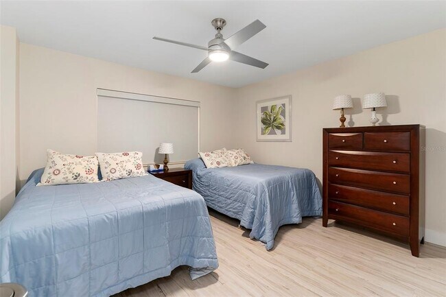 Building Photo - 6500 Sunset Way