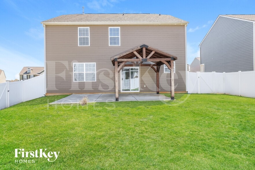 Building Photo - 109 Longleaf Dr