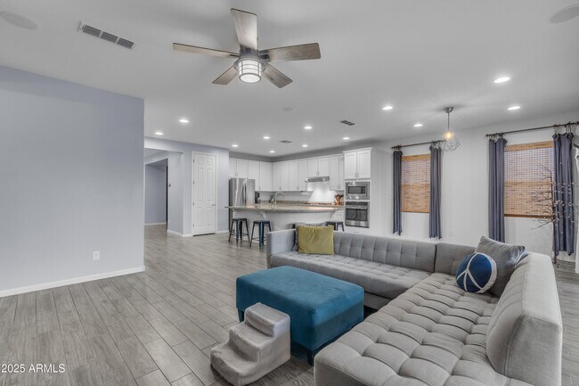 Building Photo - 3938 E Ficus Way