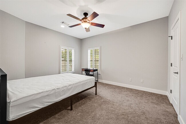 Building Photo - 11218 Gallant Ridge Ln