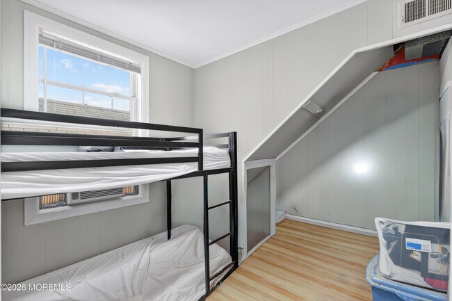 Building Photo - 191 3rd Ave