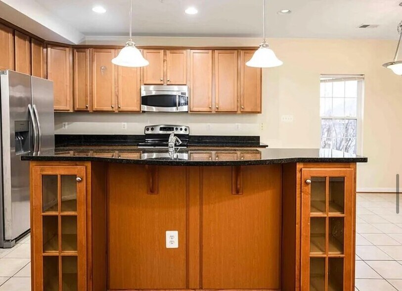 Building Photo - 2691 Sheffield Hill Way