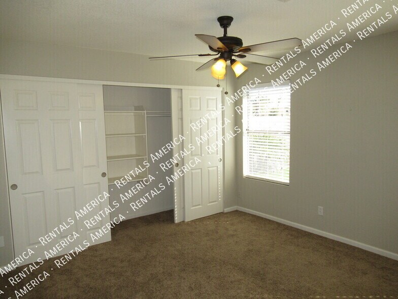 Building Photo - 1251 E Brentrup Dr