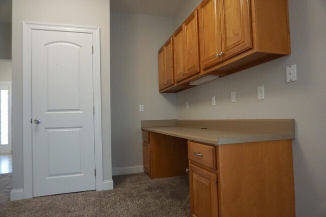 Building Photo - 108 Creve Core Dr
