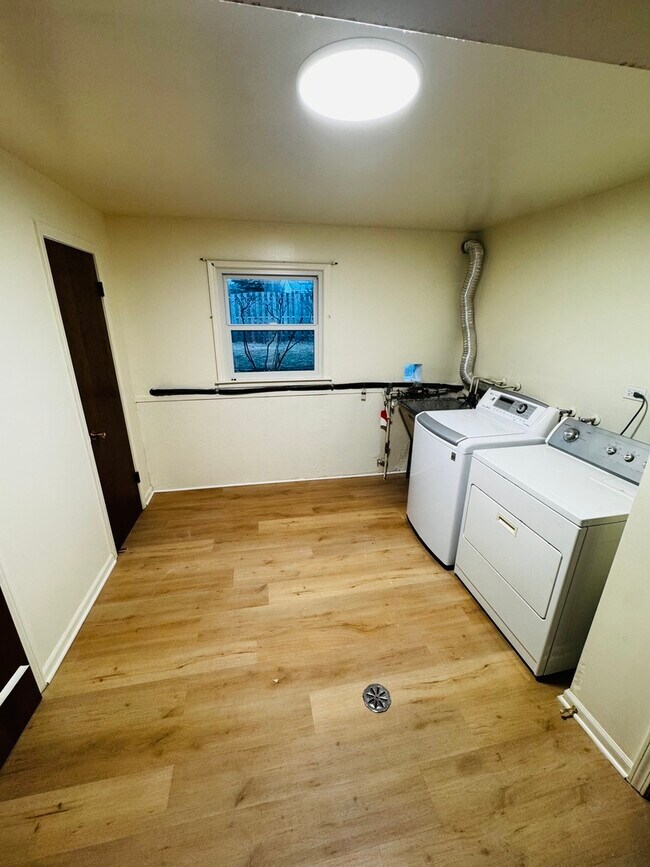 Building Photo - 1705 Central Ave