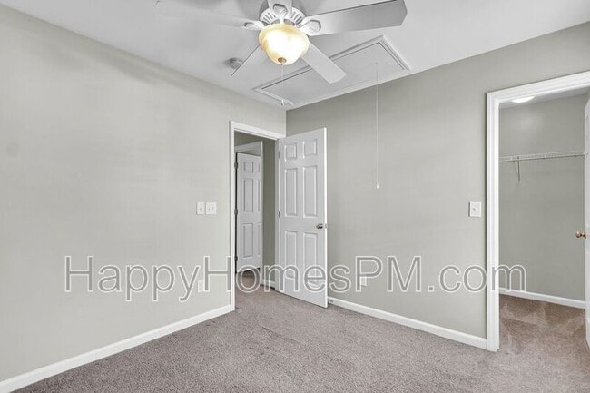 Building Photo - 101 Sparkleberry Ln