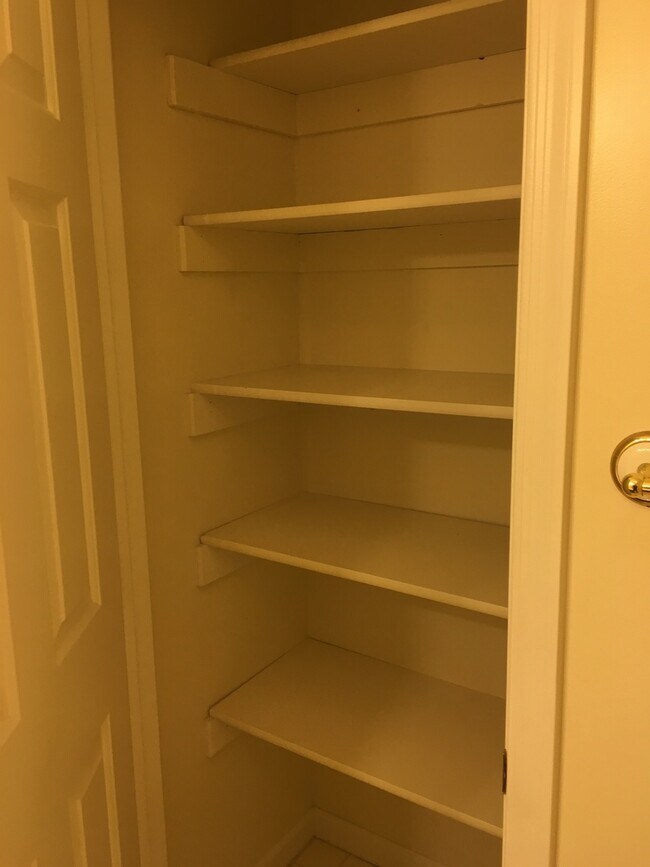 Building Photo - MFI Single Family, Heather Road