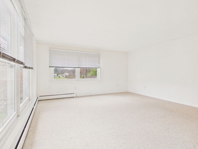 Building Photo - 904 Mount Pleasant Rd