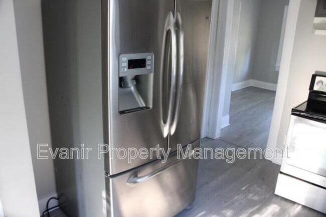 Building Photo - 1568 N Euclid Ave