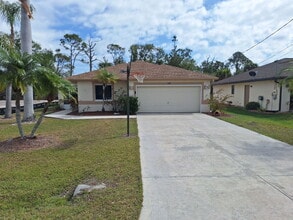 Building Photo - Turnkey Furnished Pool home in Rotonda West