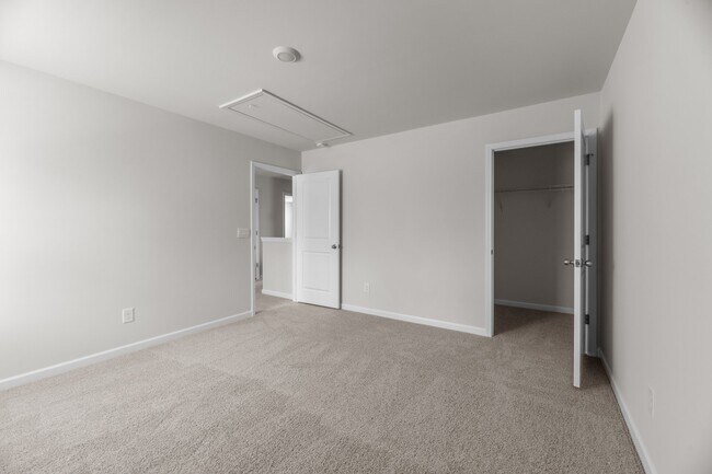 Building Photo - 4008 Madeline Farm Blvd