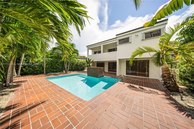 Building Photo - 511 Vittorio Ave