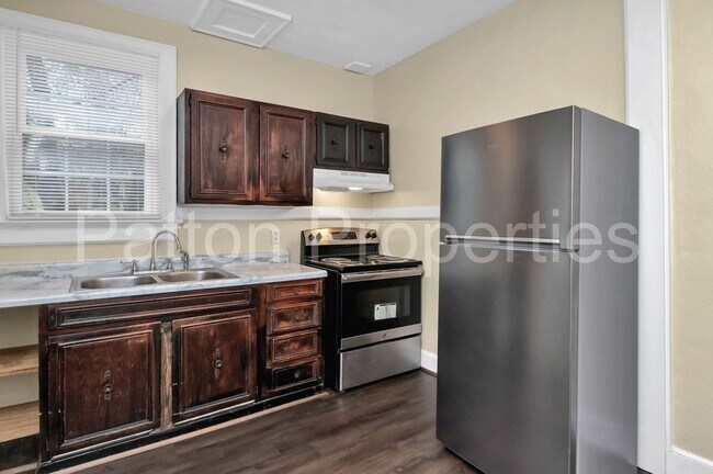 Building Photo - 822-824 Cedar Terrace - Inside CofC - R16404-08-23