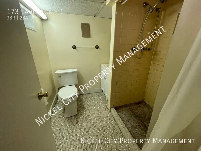 Building Photo - 173 Laverack-1