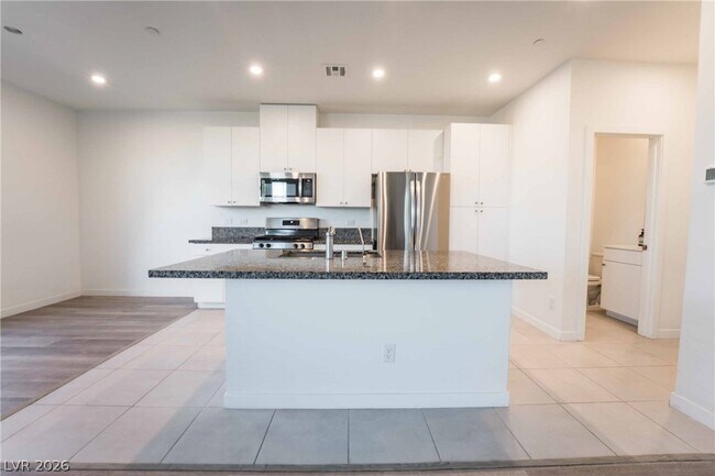 Building Photo - 9228 Desert Pearl Ave