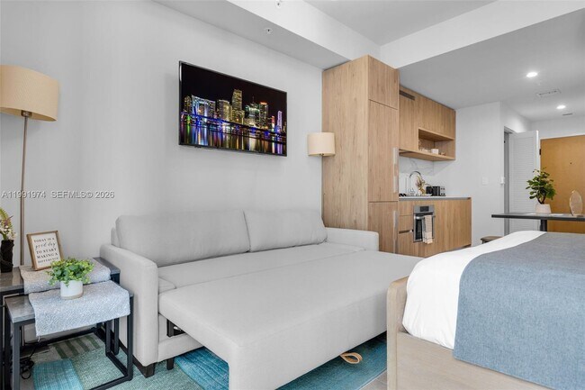 Building Photo - 11 NE 6th St