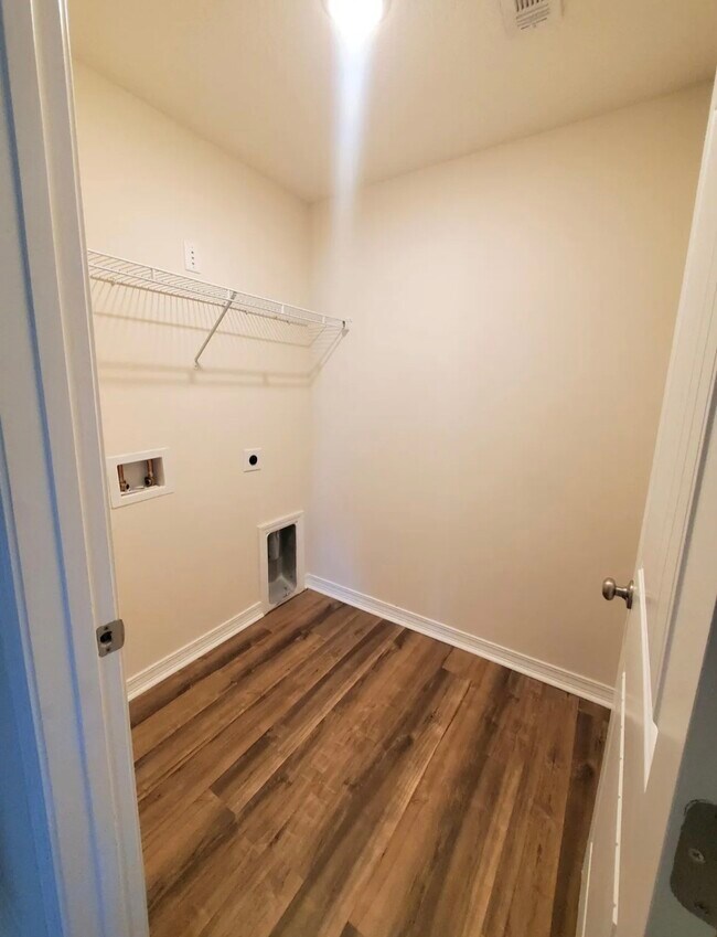 Building Photo - 943 Merganser Way