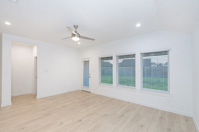 Building Photo - 1630 Fleetwood Xing