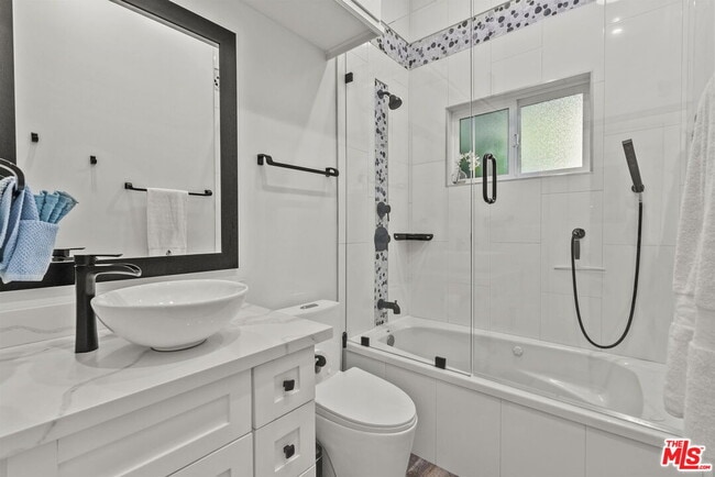 Building Photo - 126 Driftwood St