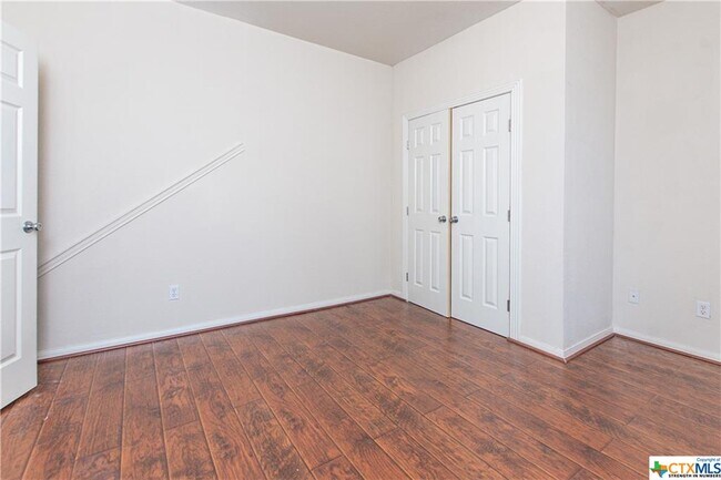 Building Photo - 2122 Modoc Dr