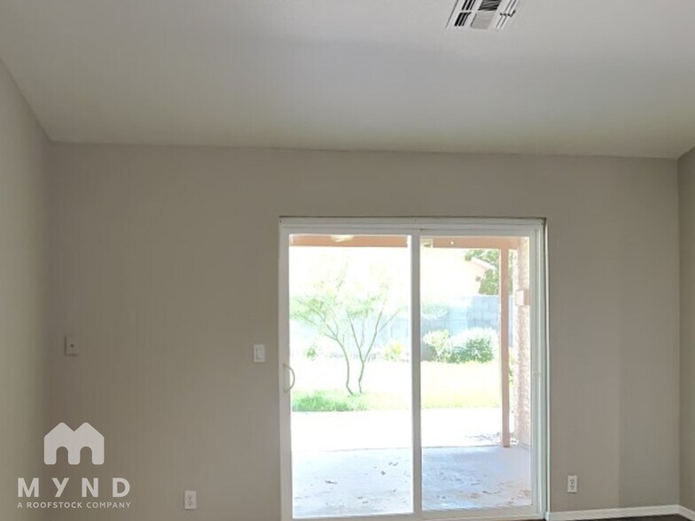 Building Photo - 2217 N 87th Dr
