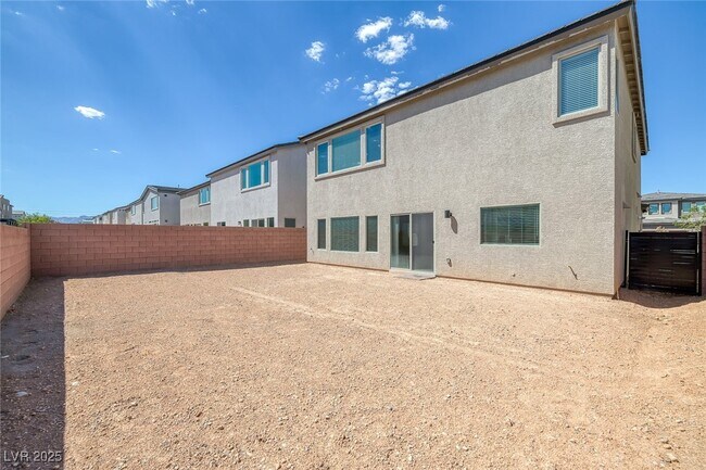 Building Photo - 6533 Twin Brks Ave