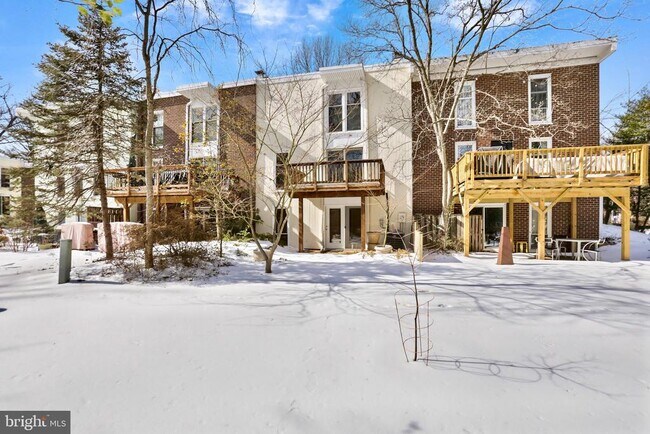 Building Photo - 1644 Wainwright Dr