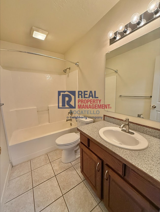 Building Photo - 4734-4736 Heidi Ct