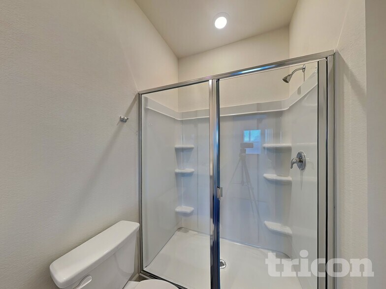 Building Photo - 12645 Big Rnch Rd