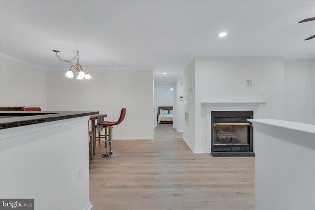 Building Photo - 1516 North Point Dr